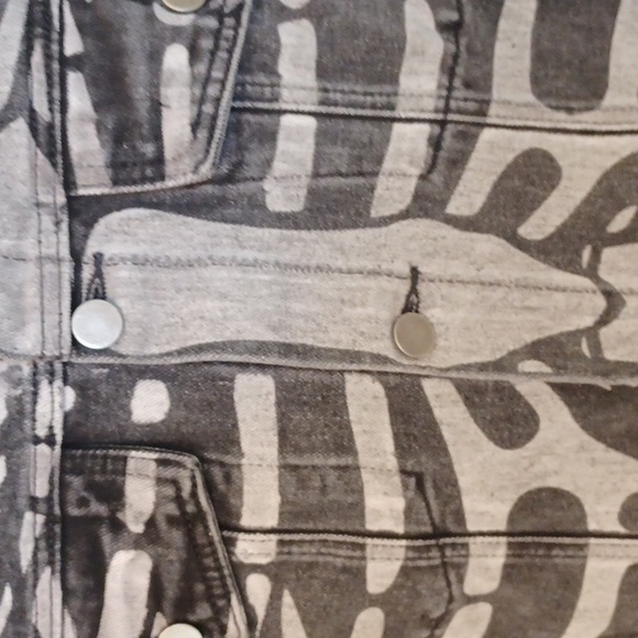 DOLLSKILL TRICKZ N TREATZ 2X SKELETON BONES ON FRONT AND ARMS GREY DENIUM JACKET - Picture 8 of 13